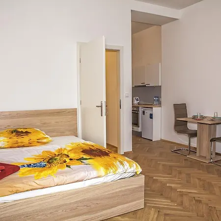 Beautiful Central Apartment Thamova Prague Exterior photo