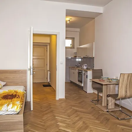 Beautiful Central Apartment Thamova Prague Exterior photo