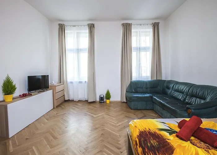 Beautiful Central Apartment Thámova